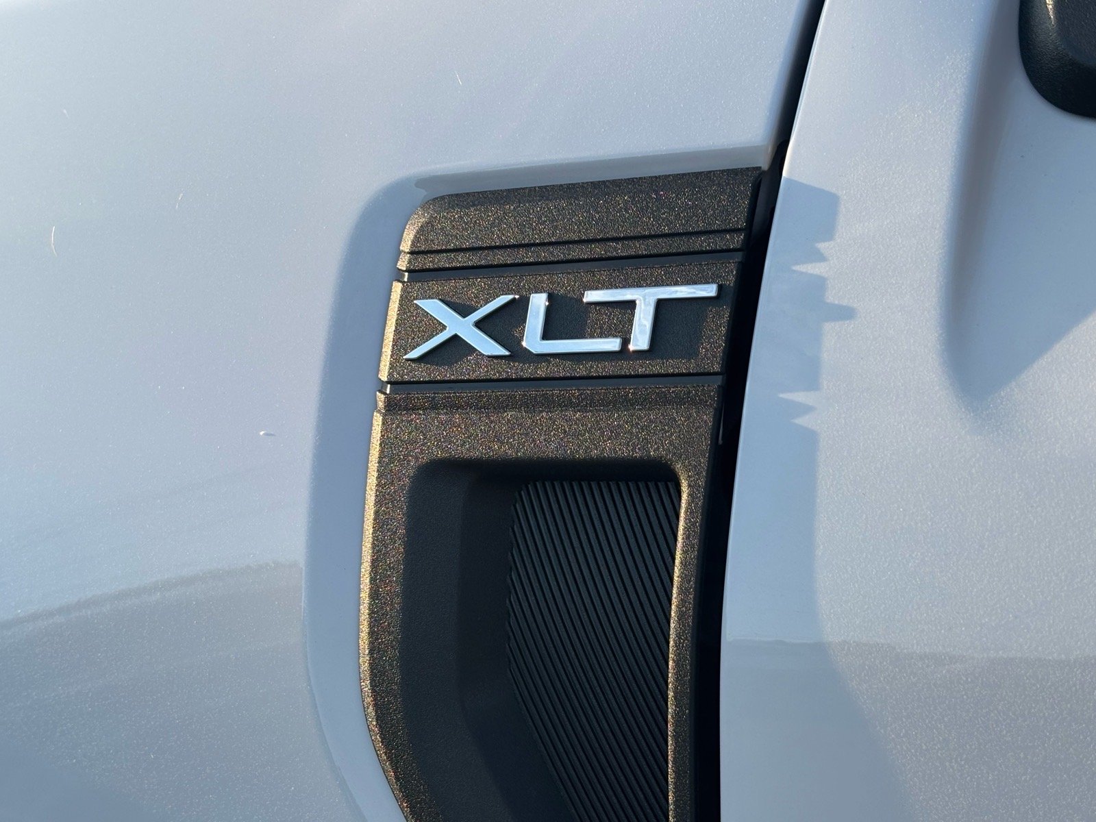 New 2026 Oxford White Ford XLT image 6