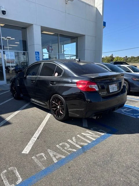 Used 2017 Crystal Black Silica Subaru Premium image 6