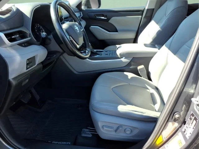 Used 2020 Gray Toyota XLE image 15