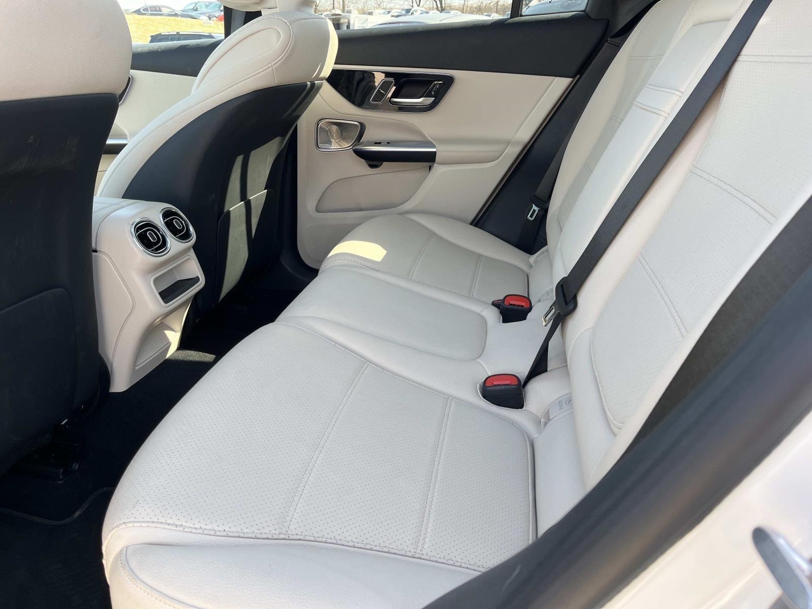 Used 2026 WHITE Mercedes-Benz GLC 300 image 17