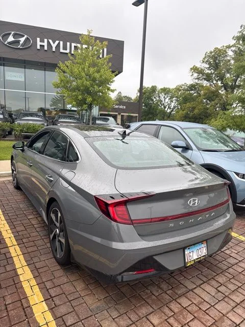 Used 2021 Gray Hyundai SEL Plus image 4