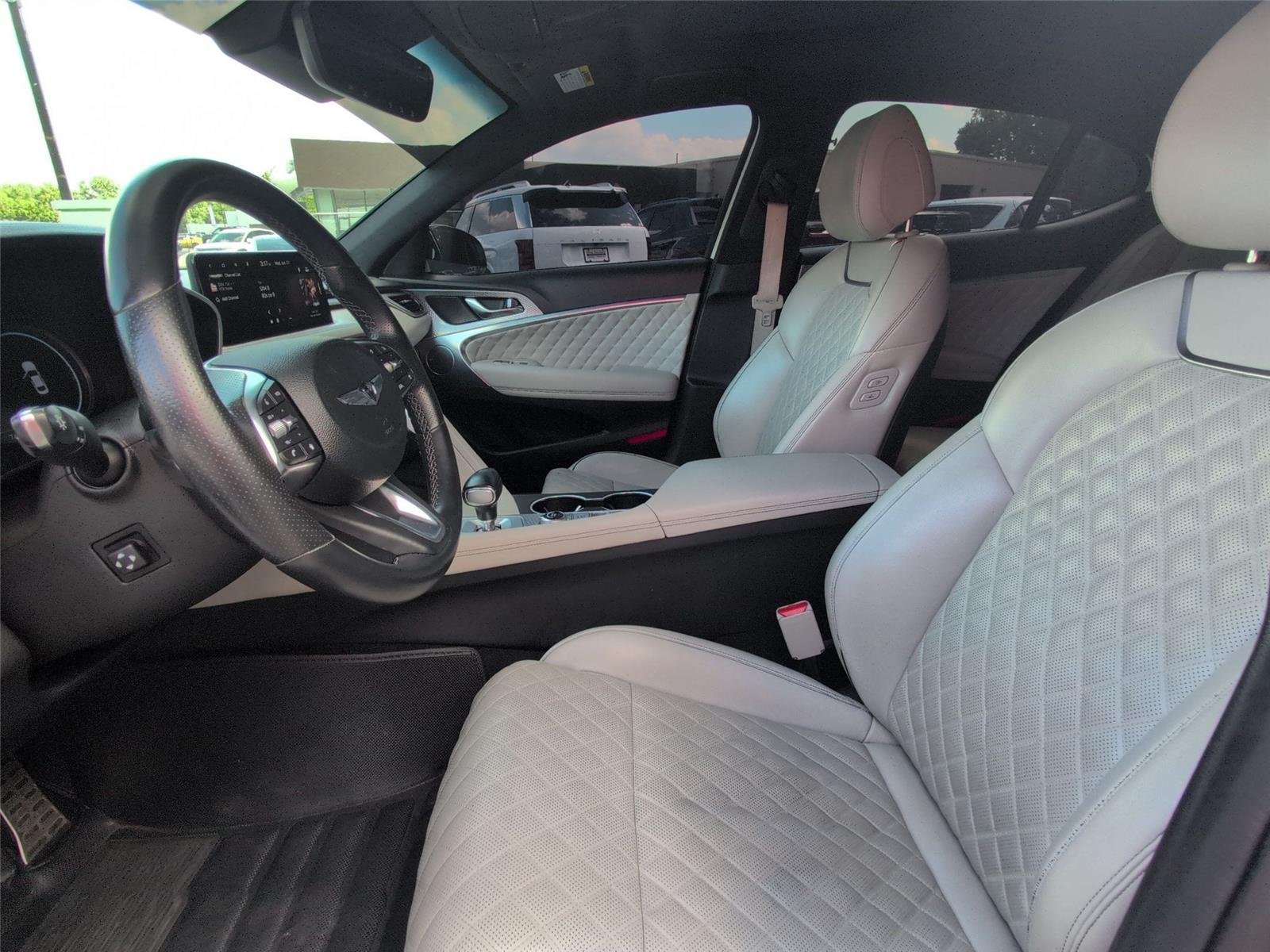 Used 2022 Alta White Genesis 3.3T image 12