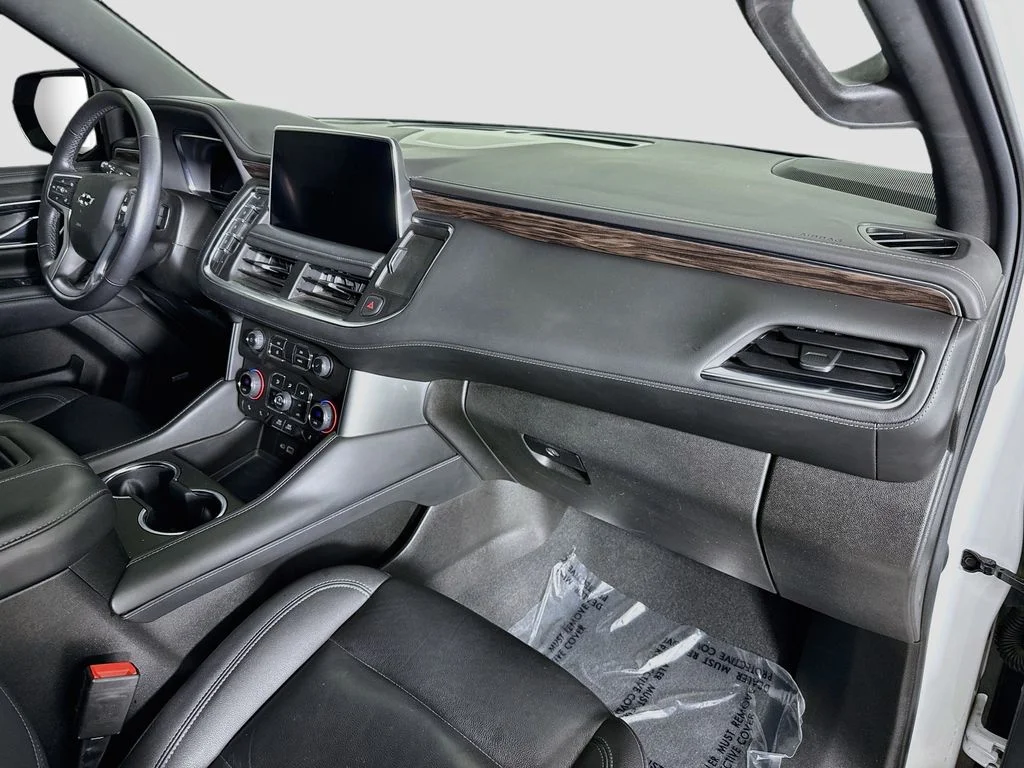 Used 2022 White Chevrolet Z71 image 29