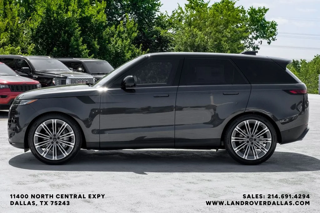 New 2026 Carpathian Gray Land Rover SE image 9