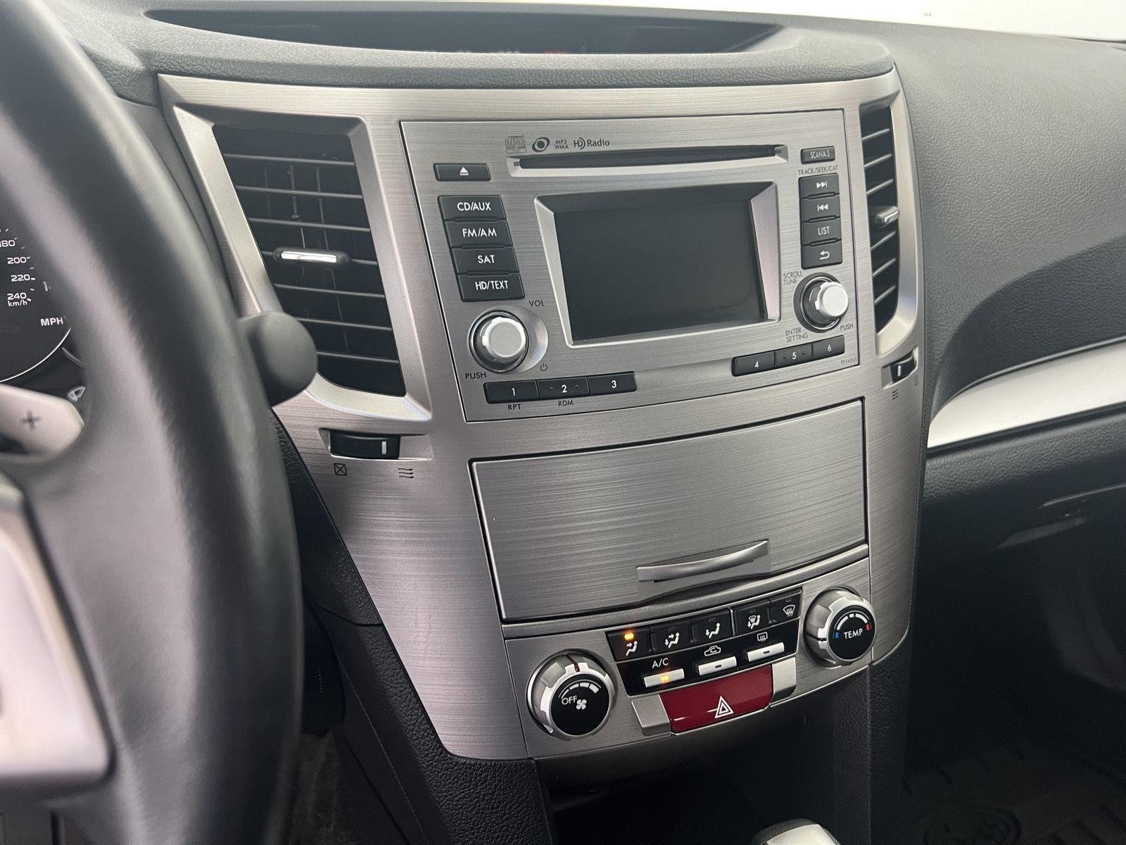 Used 2014 Ice Silver Metallic Subaru 2.5i Premium image 17