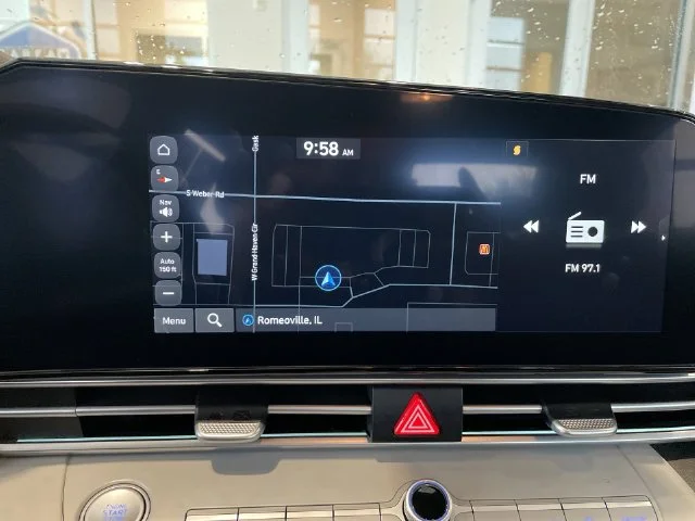 2024 Hyundai Elantra Limited - Photo 24