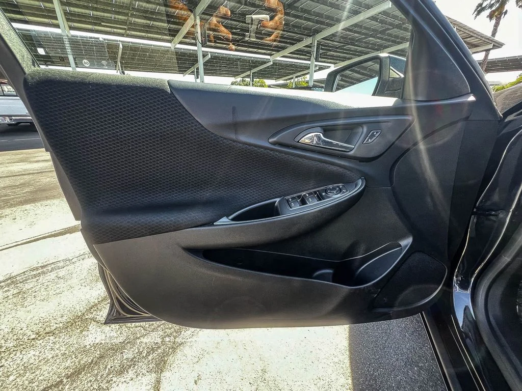 Used 2023 Gray Chevrolet LT image 19