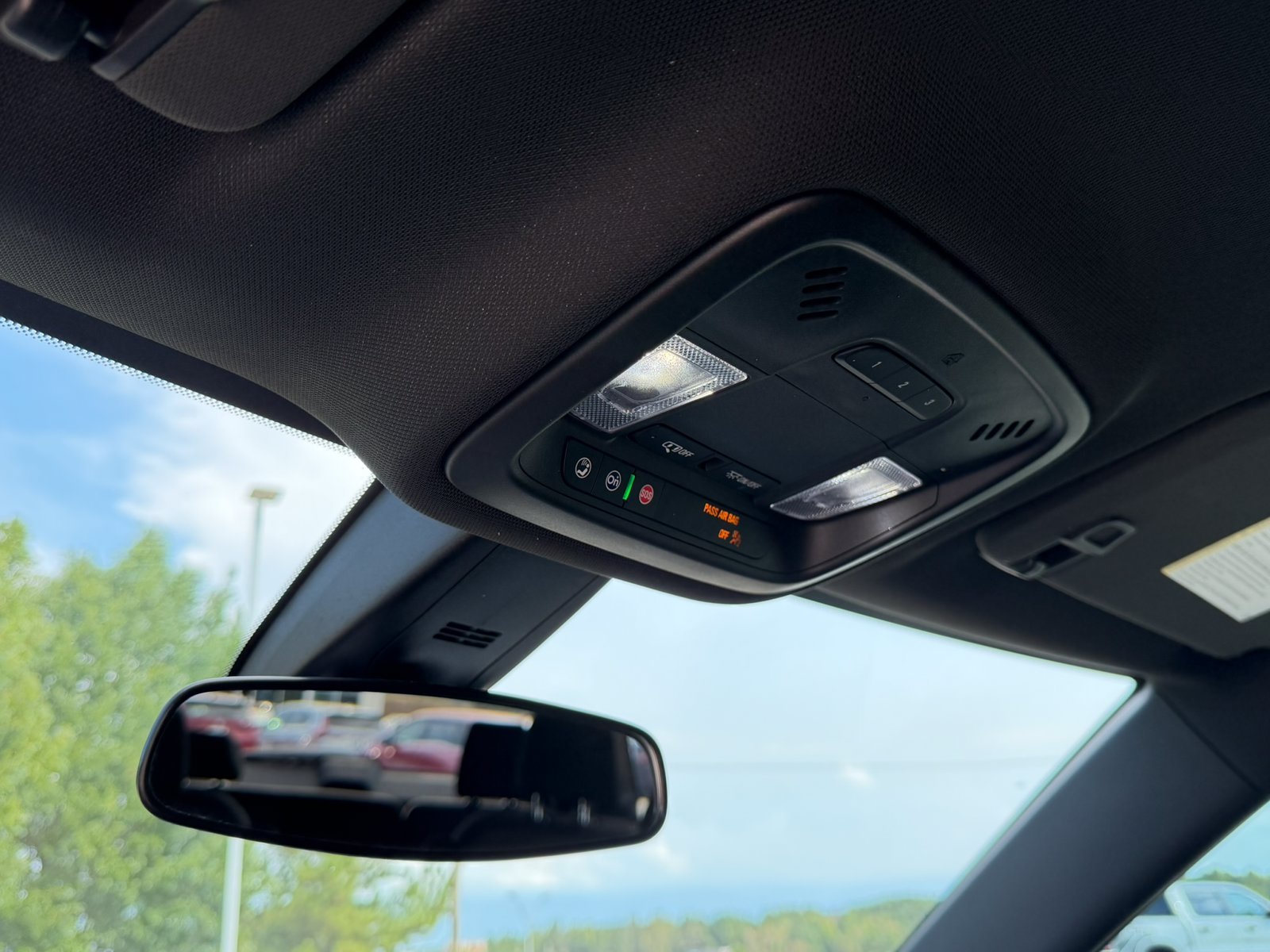 Used 2023 Iridescent Pearl Tricoat Chevrolet LT image 24