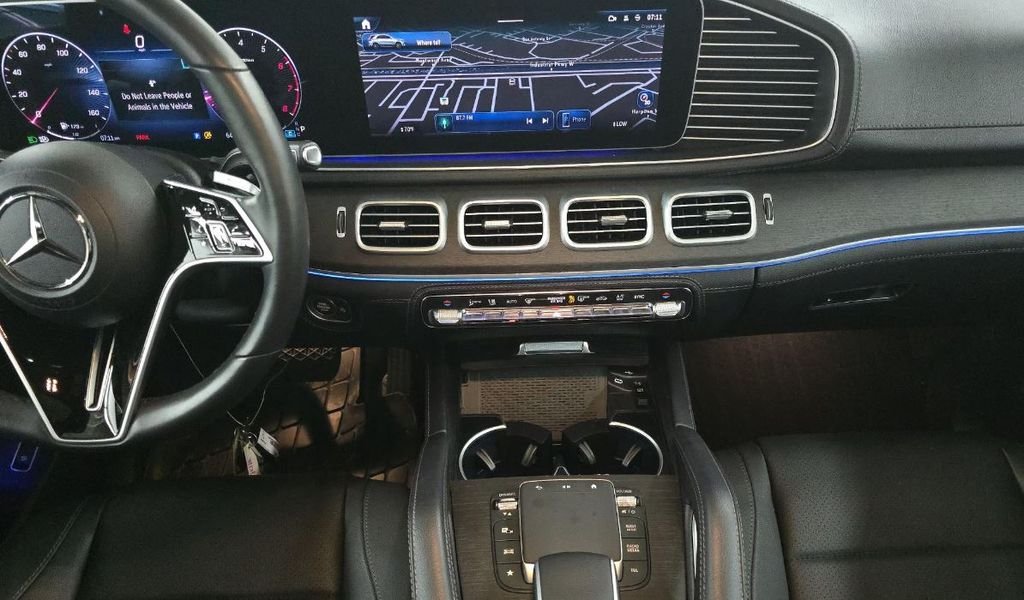 Used 2024 Silver Mercedes-Benz GLE 450 image 10