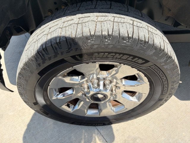 Used 2019 White Ford LARIAT image 9