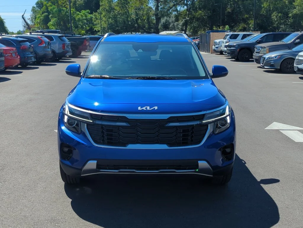 Used 2025 Blue Kia S image 10