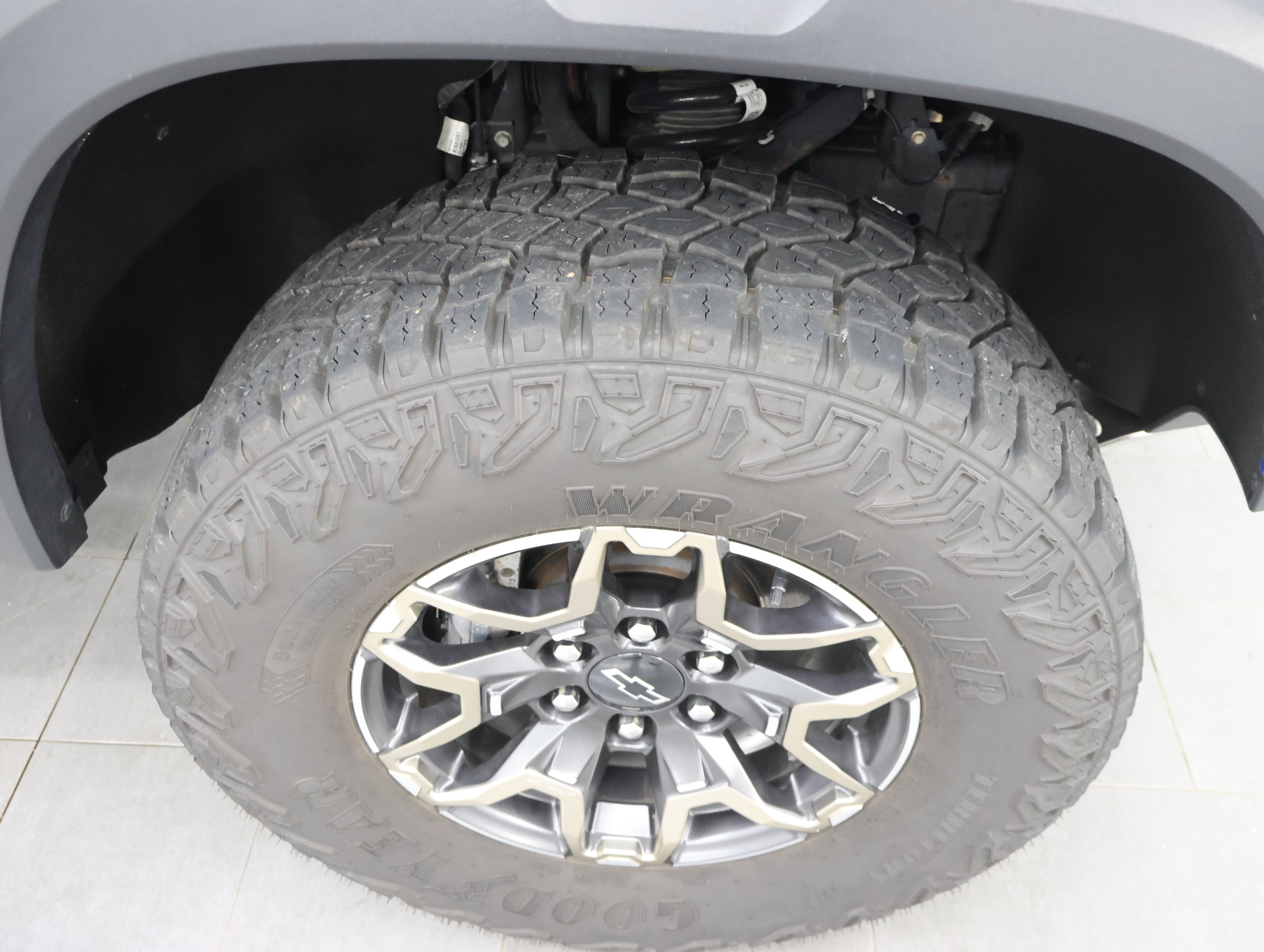 Used 2023 Glacier Blue Metallic Chevrolet 4x4 Crew Cab ZR2: CREW-SHORT-ZR2 CONVENIENCE III-HEATED SEATS-4WD-1 OWNER image 3