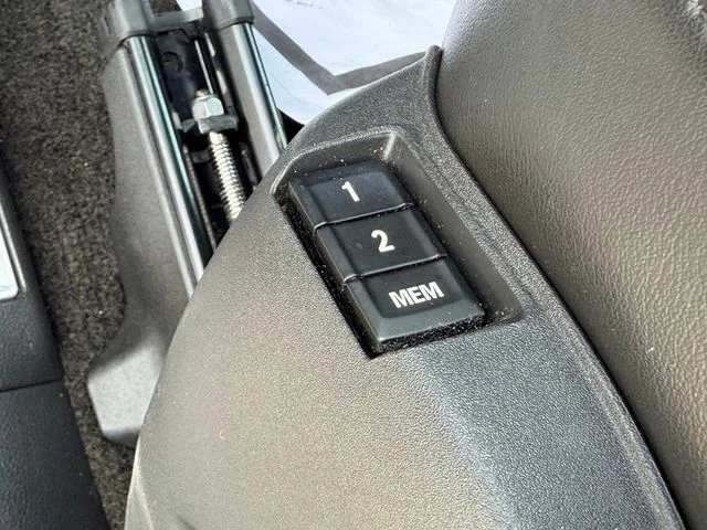 Used 2017 White GMC Denali image 27