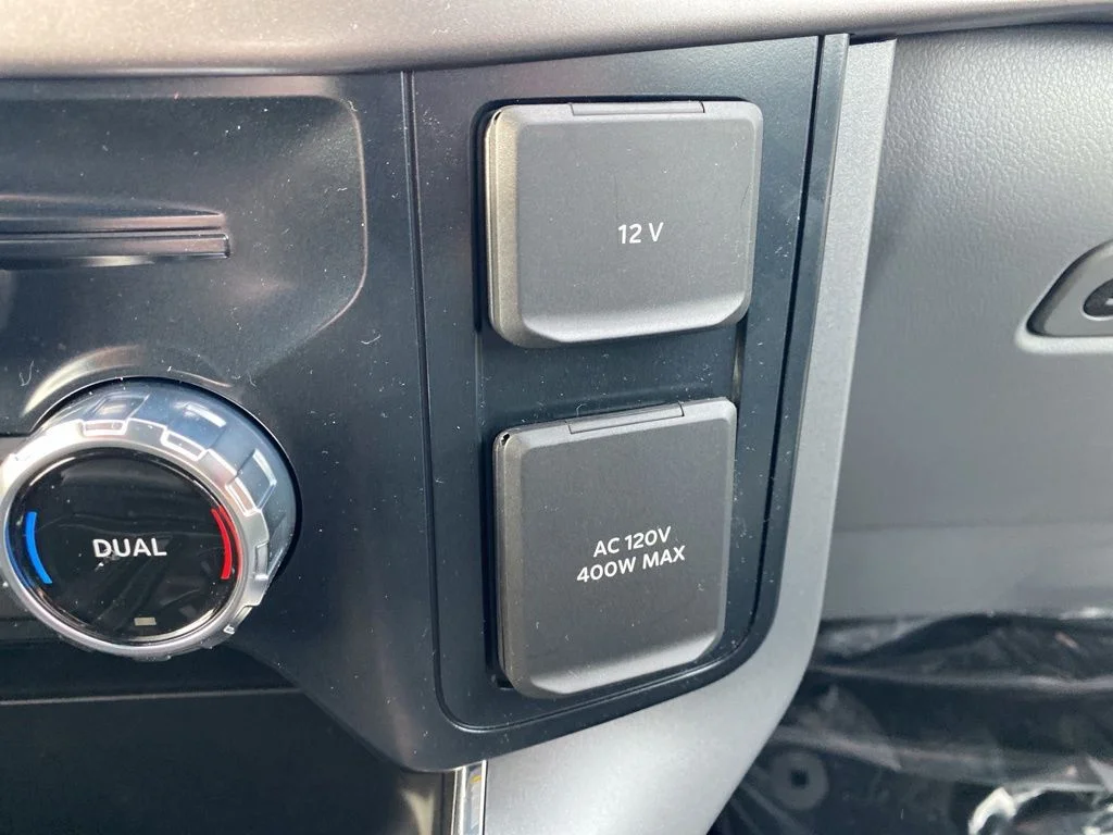 New 2026 Oxford White Ford XLT image 30