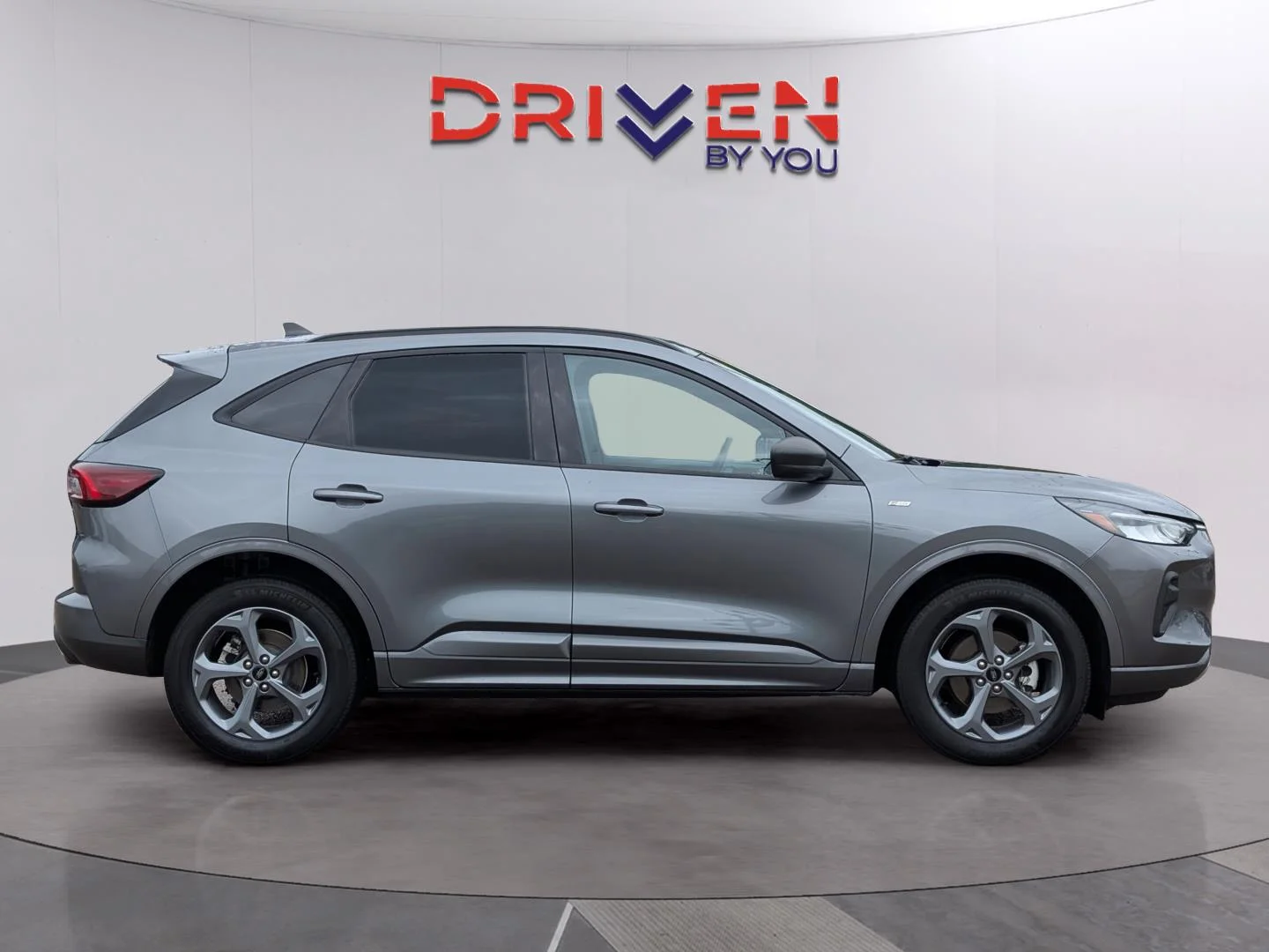 Used 2024 Carbonized Gray Ford ST-Line image 6