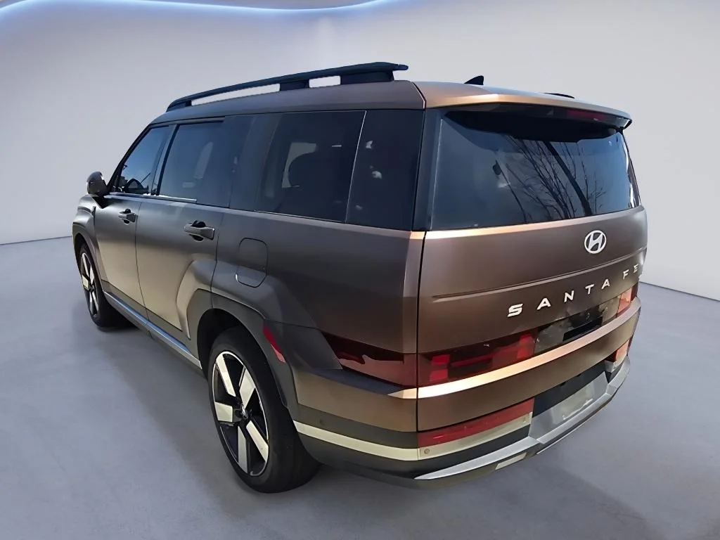 Used 2025 Earthy Brass Matte Hyundai Limited image 3
