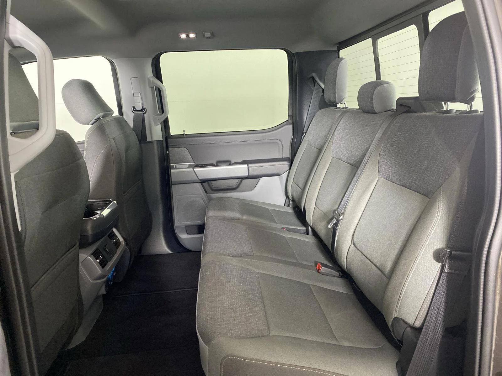 Used 2024 Darkened Bronze Ford XLT image 35