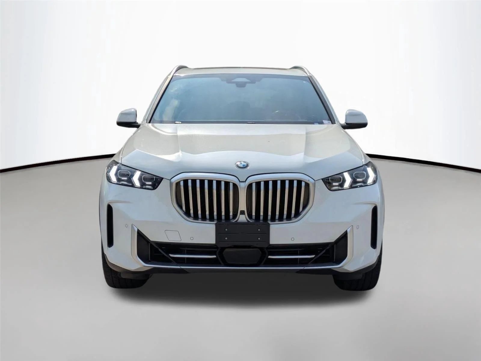 Used 2024 Alpine White BMW xDrive40i image 2