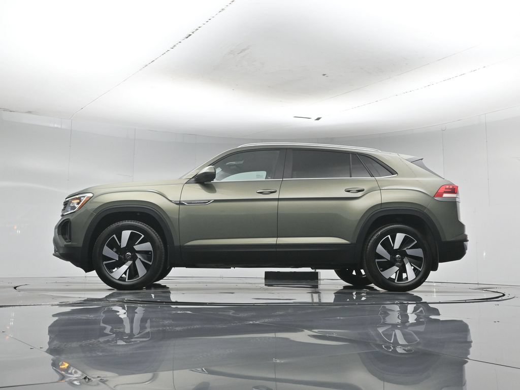 Used 2026 Green Volkswagen SE w/Technology image 46