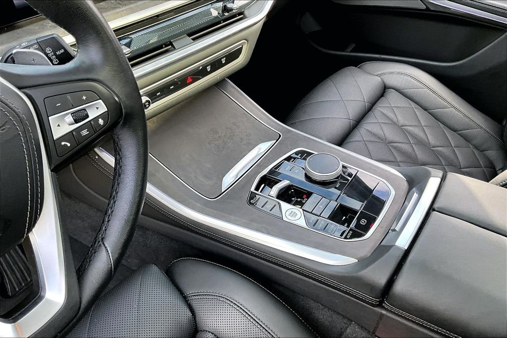 Used 2025 Black BMW sDrive40i image 14