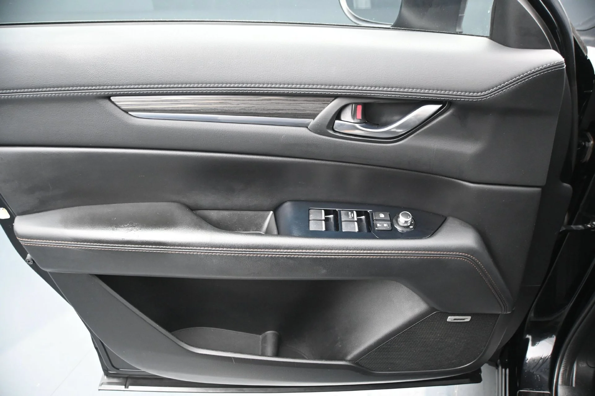 Used 2017 Jet Black Mica Mazda Grand Touring image 23