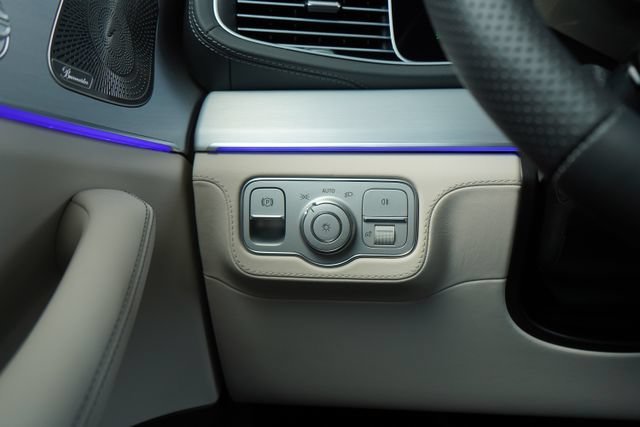 New 2026 MANUFAKTUR Moonlight White Metallic Mercedes-Benz AMG® GLE 53 4MATIC+ Coupe image 61