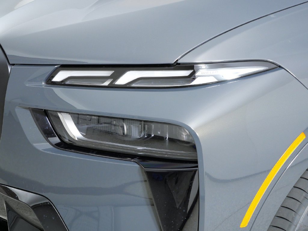 New 2027 Dravit Grey Metallic BMW xDrive40i image 3