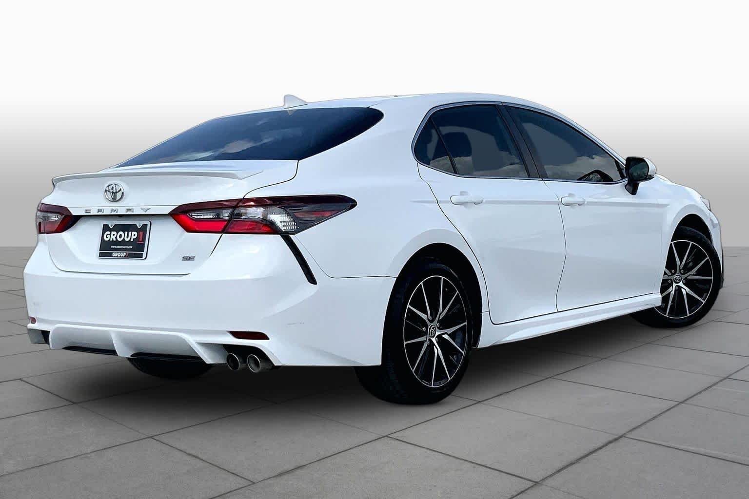 Used 2023 Ice Cap Toyota SE image 13
