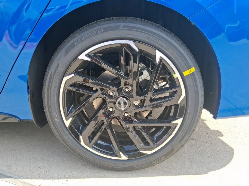 New 2026 Bluestone Pearl / Super Black Two-tone Nissan SR image 30