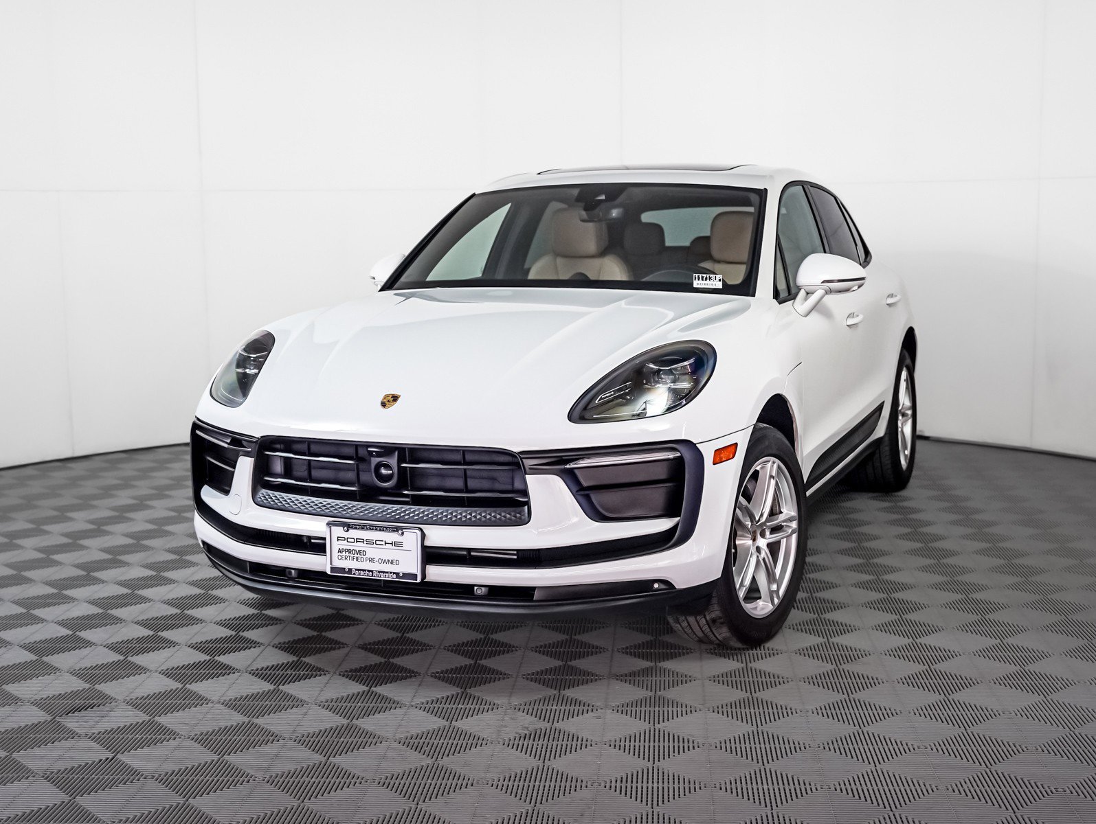 2024 Porsche Macan Base