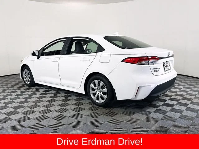 Used 2025 White Toyota LE image 20