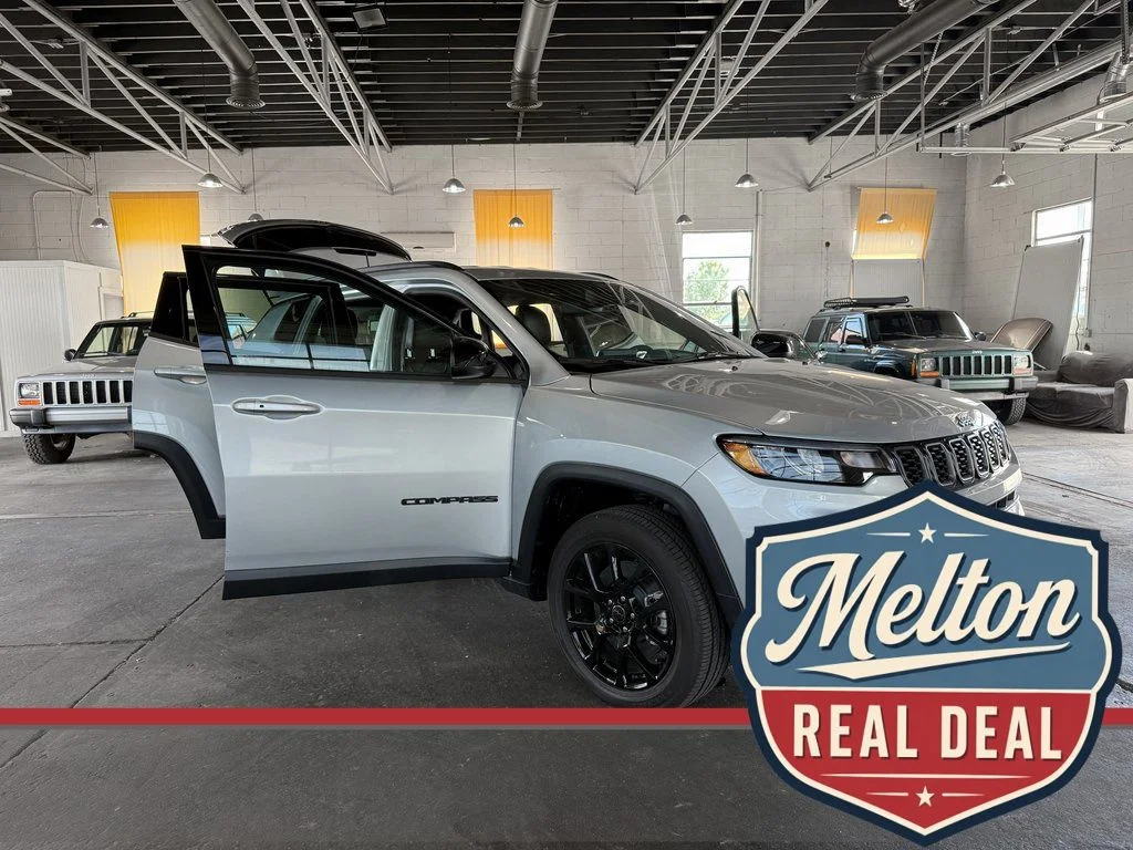 New 2025 Silver Jeep Latitude image 25
