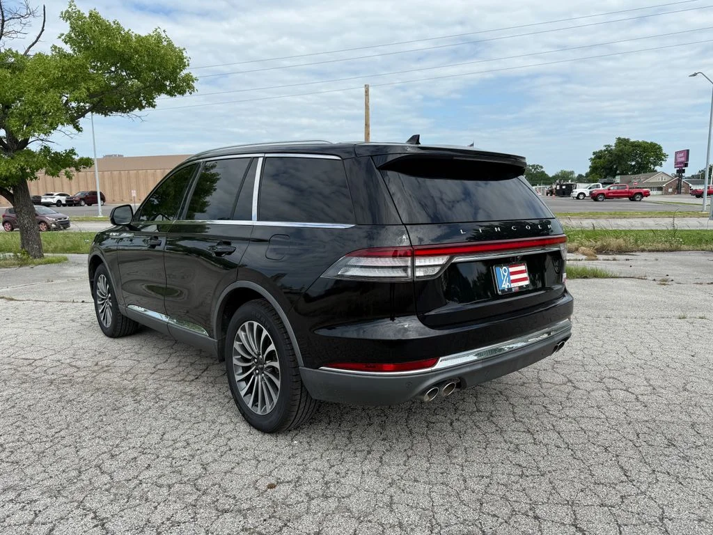 Used 2020 Black Lincoln Reserve image 7