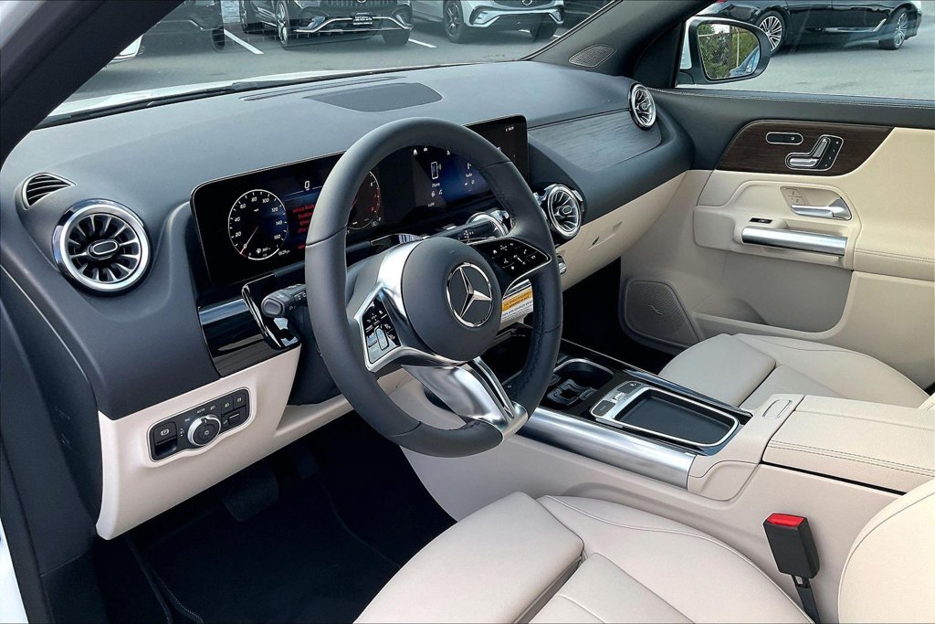 New 2026 White Mercedes-Benz GLA 250 image 6