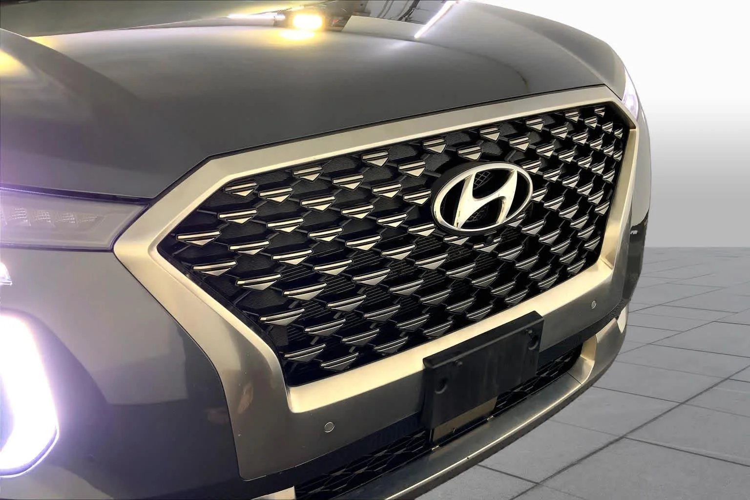 Used 2022 Rainforest Hyundai Calligraphy image 32