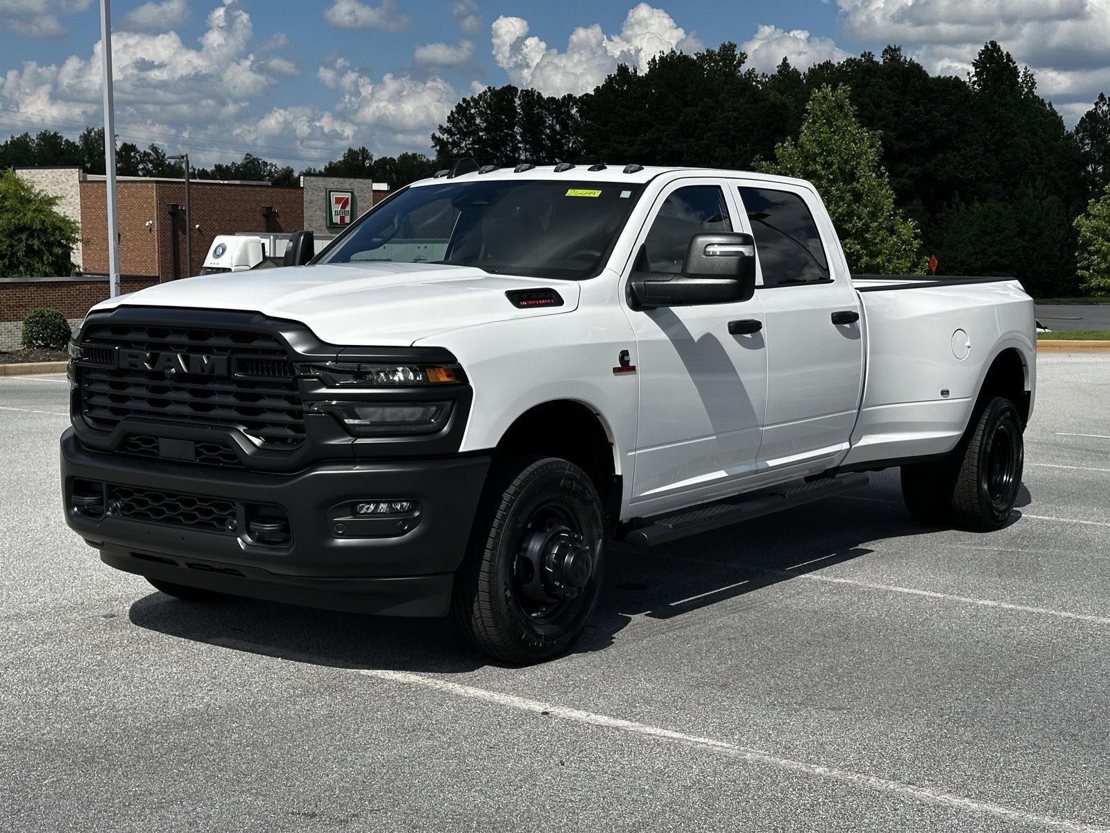 New 2026 Bright White Clear-Coat Exterior Paint RAM Tradesman image 4