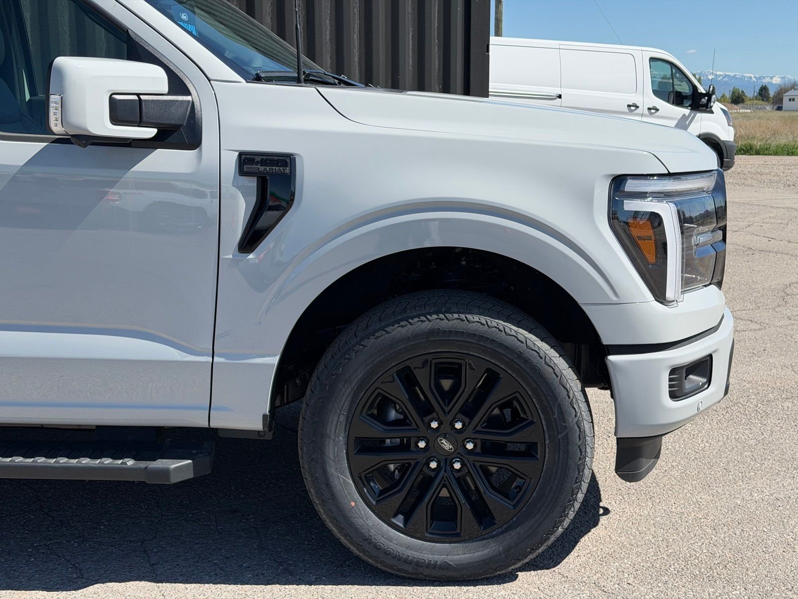 View vehicle photo 4
