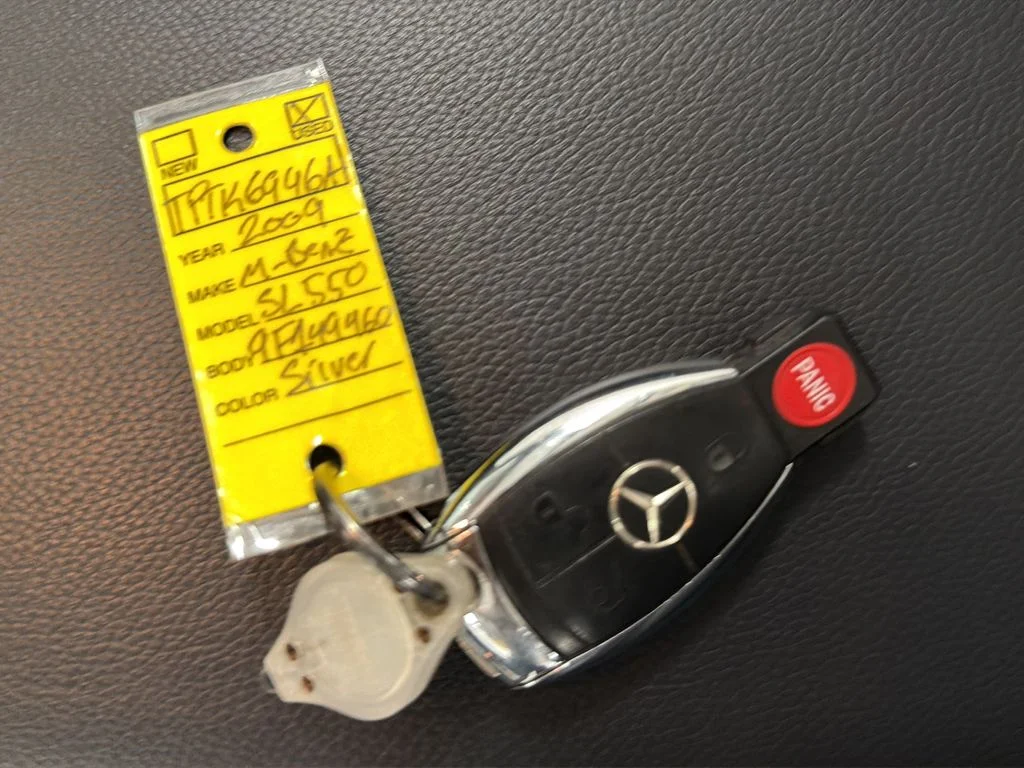 Used 2009 Silver Mercedes-Benz SL 550 image 47
