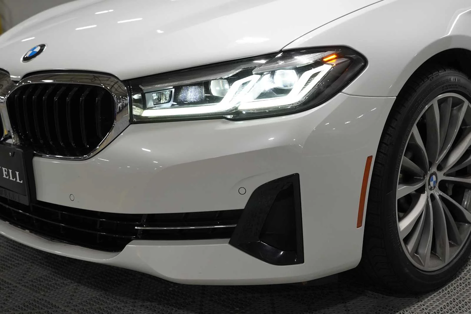 Used 2022 Mineral White Metallic BMW 530i image 7
