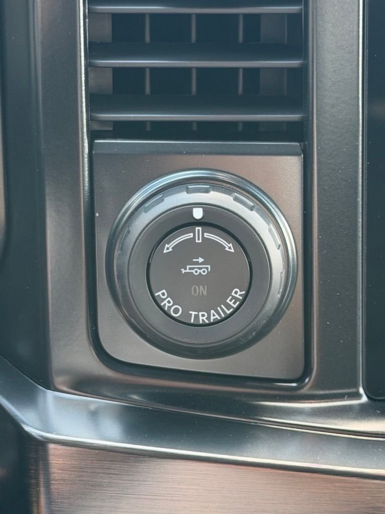 New 2026 Avalanche Ford F-250® Lariat® image 18