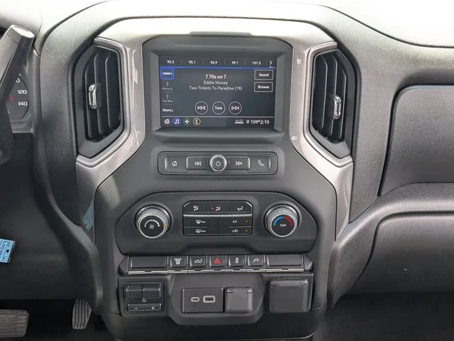 Used 2023 White Chevrolet Custom image 17