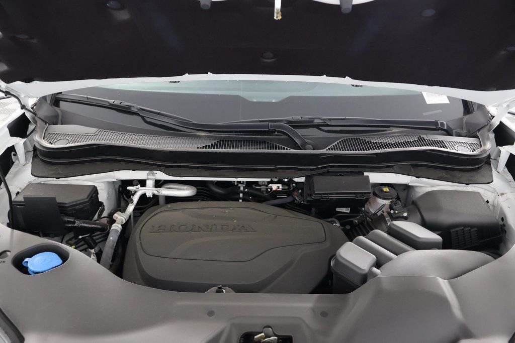 New 2026 Platinum White Pearl Honda Black Edition image 9