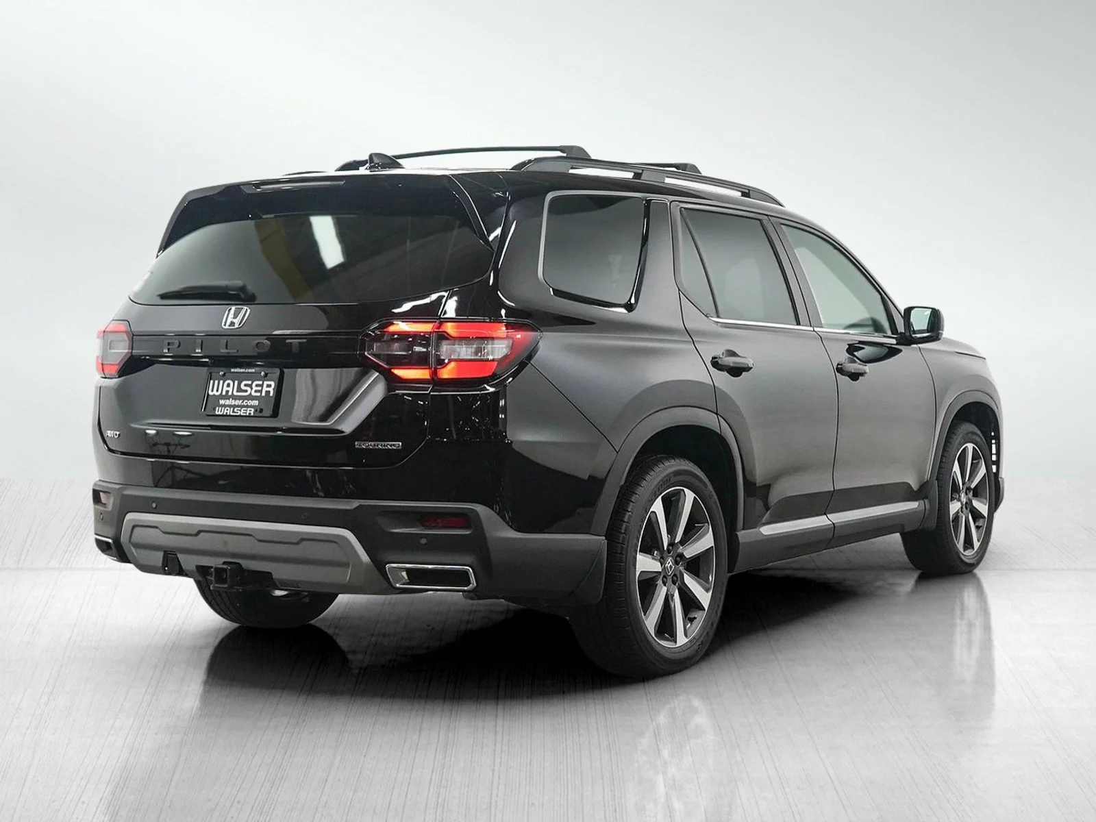 Used 2023 Black Honda 5D WAGON TOURING 4WD image 5