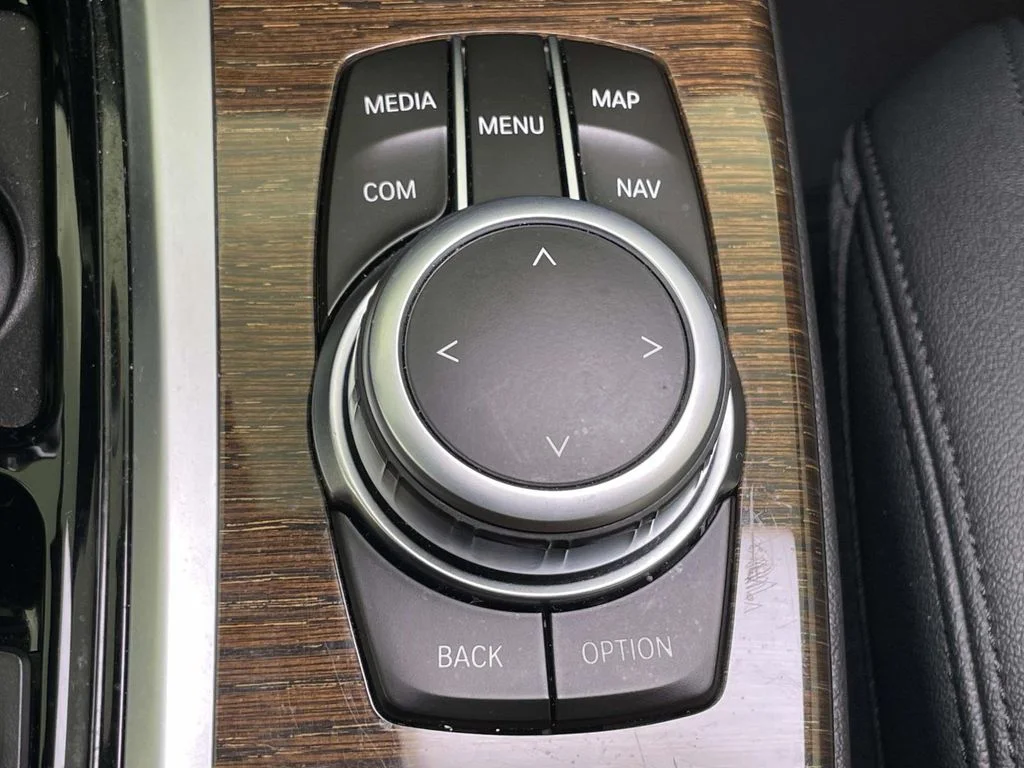 Used 2020 Gray BMW xDrive30i image 29