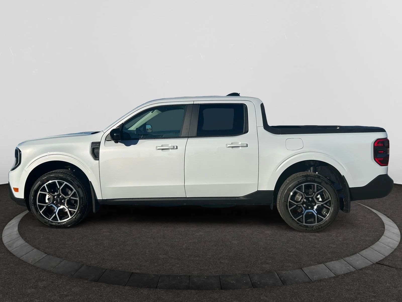 New 2026 Space White Metallic Ford LARIAT image 2