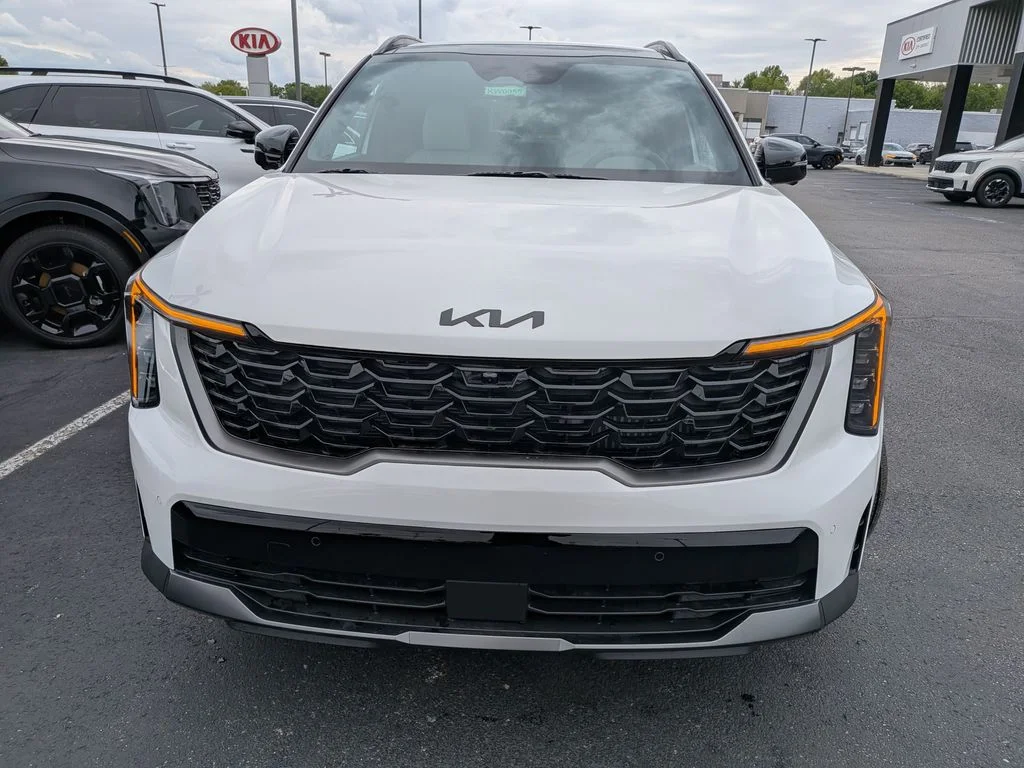 New 2026 Snow White Pearl Kia X-Line SX Prestige image 2