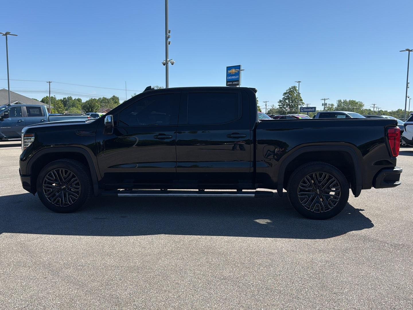 Used 2023 Onyx Black GMC SLT image 8
