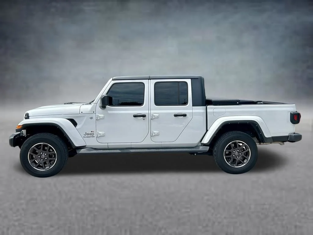 Used 2022 Bright White Clearcoat Jeep Overland image 8