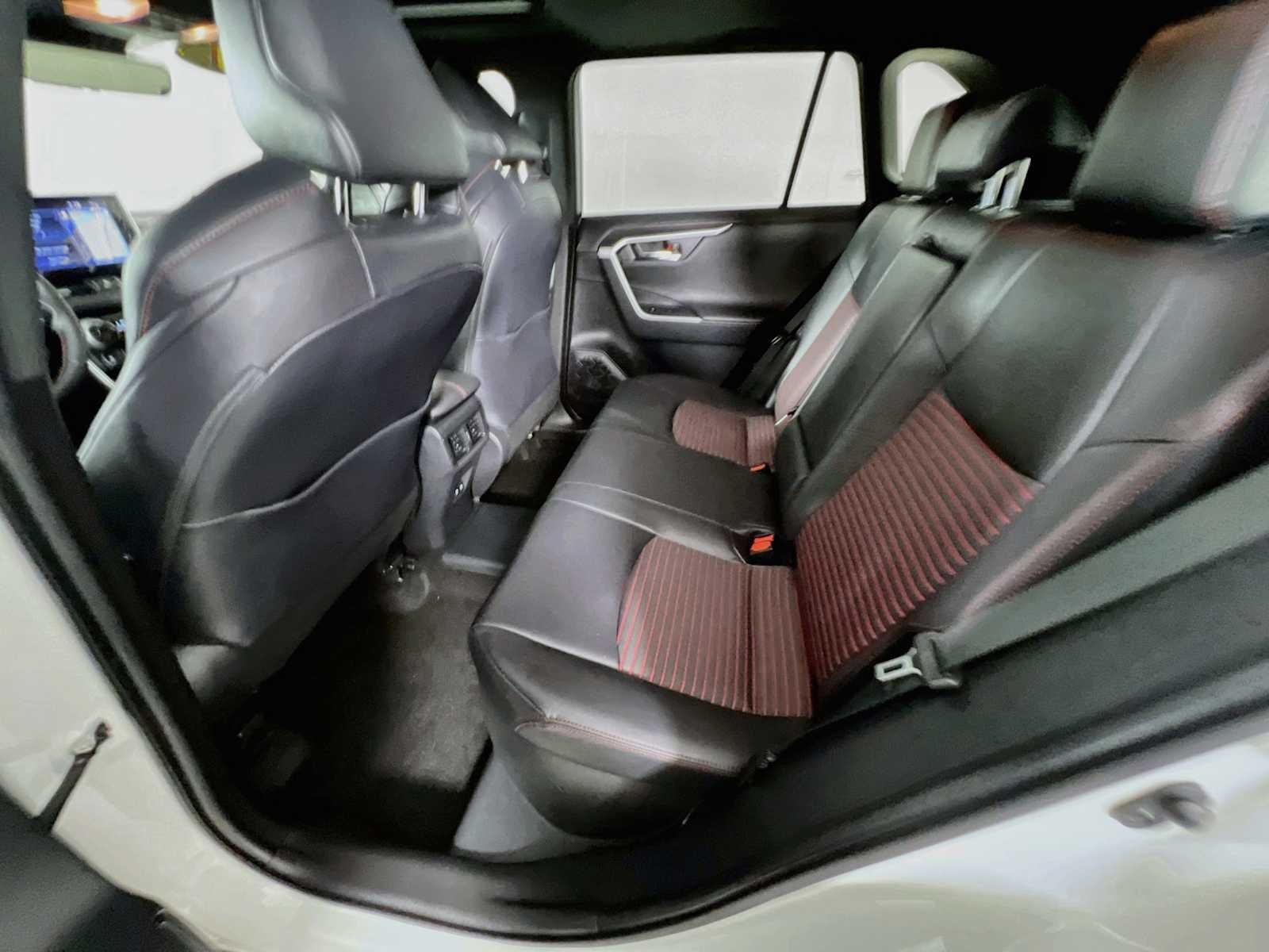 Used 2021 Blizzard Pearl w/Midnight Black Roof Toyota XSE image 26