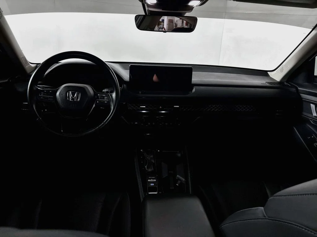 Used 2024 White Honda EX-L image 12